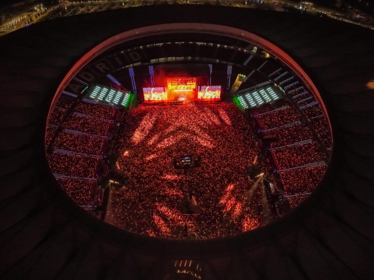 Estopa’s 25th Anniversary Tour Shines Bright with Claypaky Fixtures